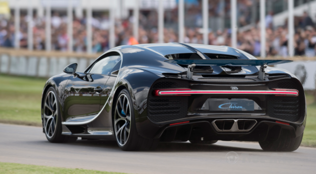 В Гудвуде продемонстрировали возможности гиперкара Bugatti Chiron