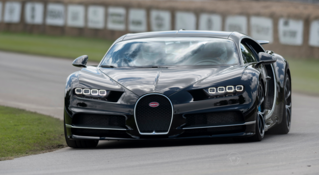 В Гудвуде продемонстрировали возможности гиперкара Bugatti Chiron