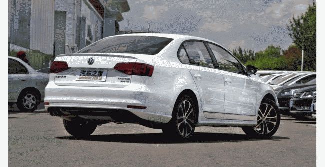 Volkswagen начал продажи седана Jetta с пакетом R-Line