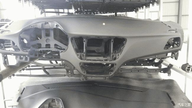 В Сети распространили фото передней панели нового Hyundai Solaris 