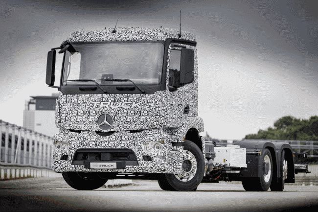 Mercedes-Benz провел презентацию электрического грузового Urban eTruck
