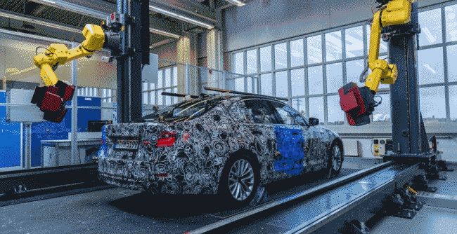 BMW показал седан 5-Series нового поколения на первых изображениях 