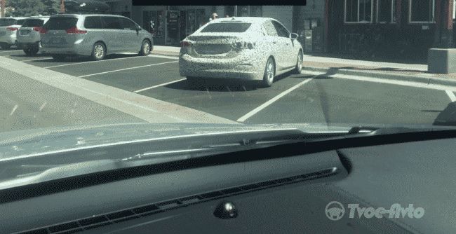 Закамуфлированный седан Chevrolet Cruze тестируют в Колорадо