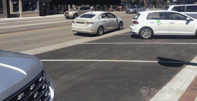 Закамуфлированный седан Chevrolet Cruze тестируют в Колорадо