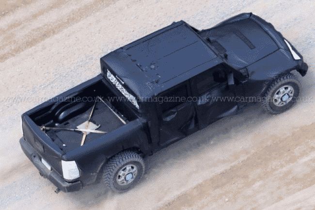 Фотошпионы сфотографировали новый пикап Jeep Wrangler
