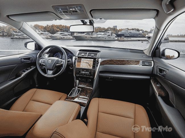 Toyota Camry Exclusive с «Яндекс Навигатором» презентована официально