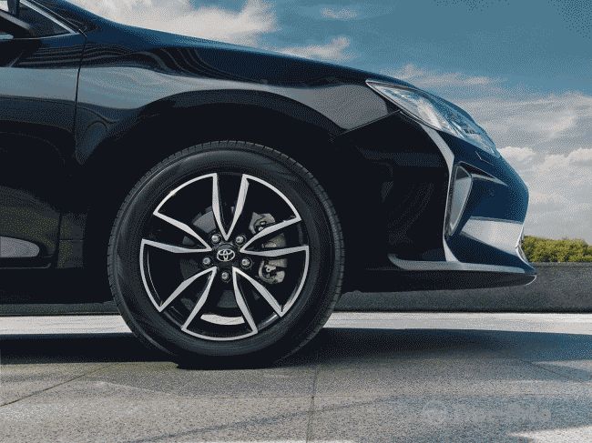 Toyota Camry Exclusive с «Яндекс Навигатором» презентована официально