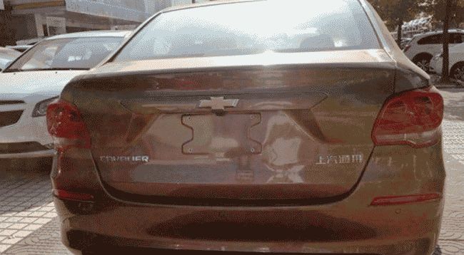 В Сети опубликованы "живые" фото седана Chevrolet Cavalier 