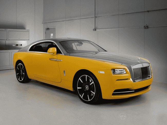 Rolls-Royce представила эксклюзивный автомобиль в желто-золотистом цвете