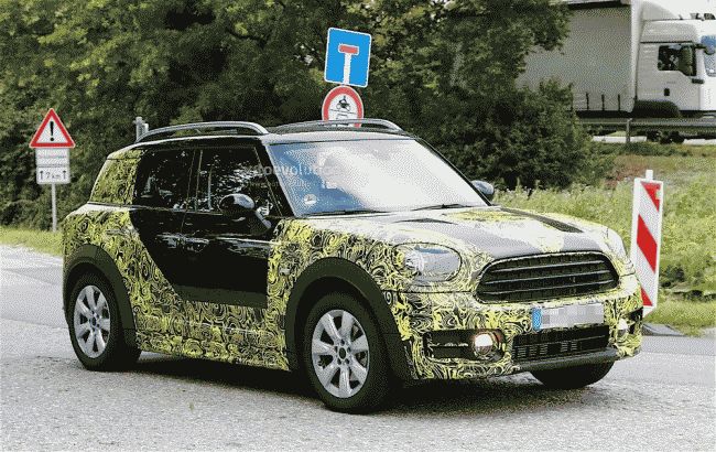 На дорогах Германии замечен новый MINI Countryuman 2017