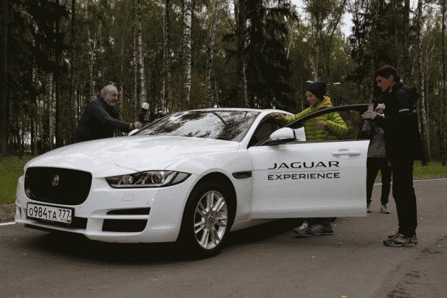 Jaguar Land Rover познакомит российских детей с автомобилями и ПДД