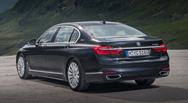 Официально озвучены рублёвые цены гибрида BMW 740Le xDrive iPerformance