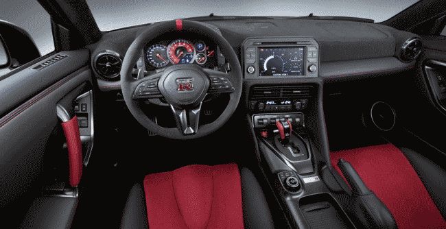 В США стартовали продажи высокопроизводительной версии купе Nissan GT-R 2017