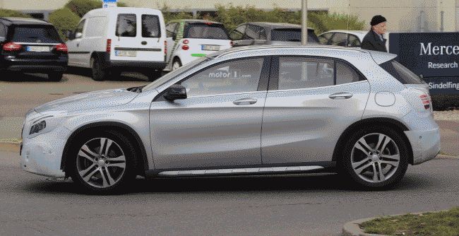 Обновленный Mercedes-Benz GLA-Class замечен на тестах