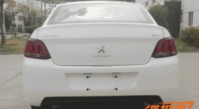 Рестайлинговый Peugeot 301 "засветился" на шпионских фото