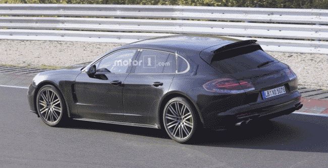 Porsche Panamera Sport Turismo тестируют практически без камуфляжа