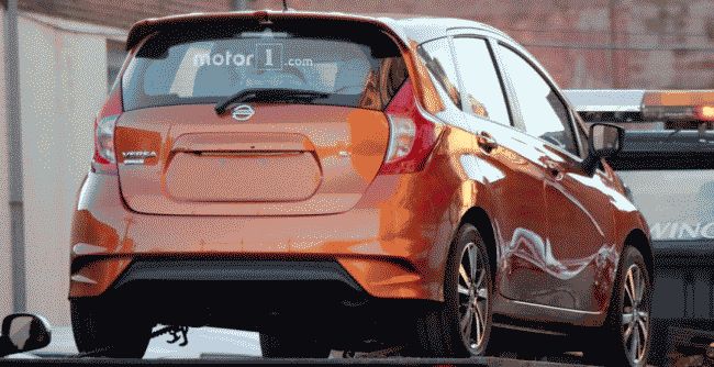 Внешность обновленного Nissan Versa Note 2017 рассекречена до дебюта 