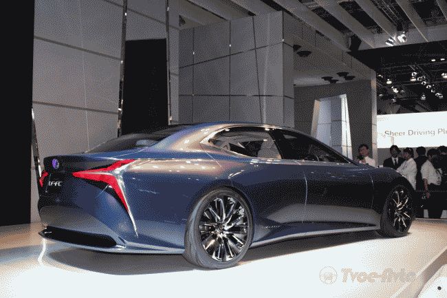 Lexus через четыре года порадует поклонников водородным кроссовером