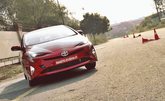 Toyota Prius нового поколения показали в Индии 