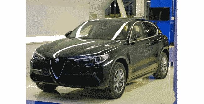 В Сети опубликовали первые снимки нового кроссовера Alfa Romeo