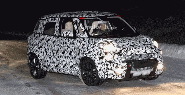 Fiat вывел на тесты новый 500L