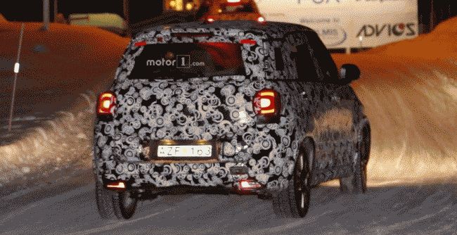 Fiat вывел на тесты новый 500L