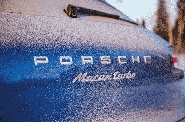 Стала известна долларовая стоимость нового внедорожника Porsche Macan Turbo