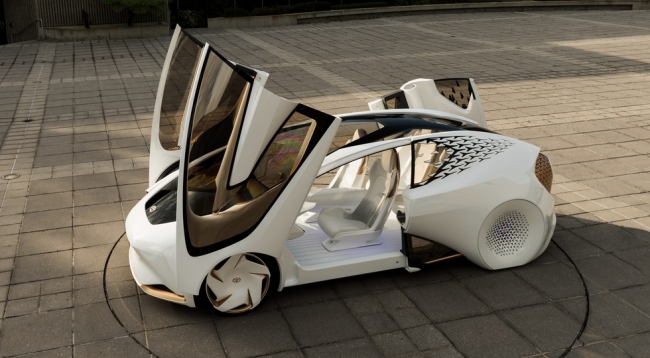 Toyota показала первый в мире «интеллектуальный» автомобиль Concept-i