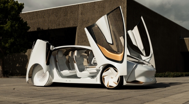 Toyota показала первый в мире «интеллектуальный» автомобиль Concept-i