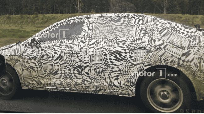 Новое поколение седана Volkswagen Polo впервые вывели на тесты