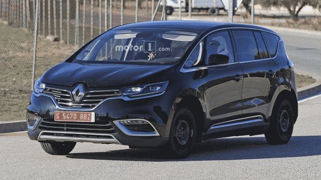 Обновленный минивэн Renault Espace&#8205; заметили на тестах