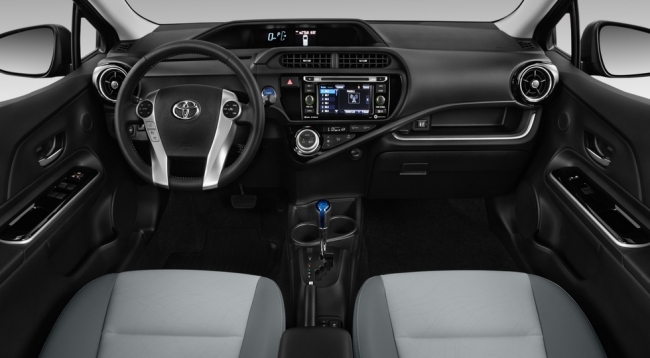 Toyota представила обновлённый хэтчбек Prius C 2017‍