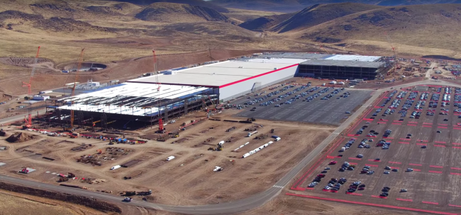 Tesla готовится к производству компактного электроседана Model 3