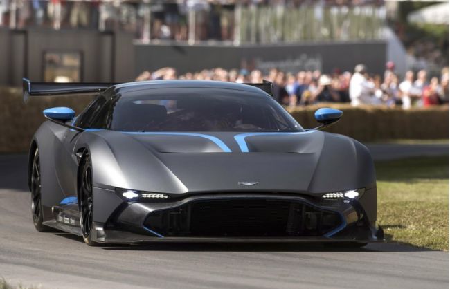 Гиперкар Aston Martin Vulcan продают за $5 млн в Facebook