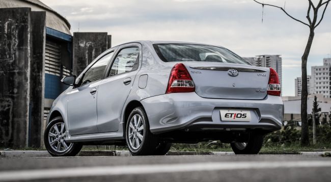 В Бразилии стали доступны новые хэтчбек и седан Toyota Etios 2018 