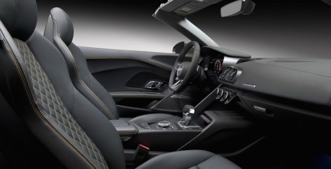 Названы цены на обновлённый спорткар Audi R8 V10 Spyder для США