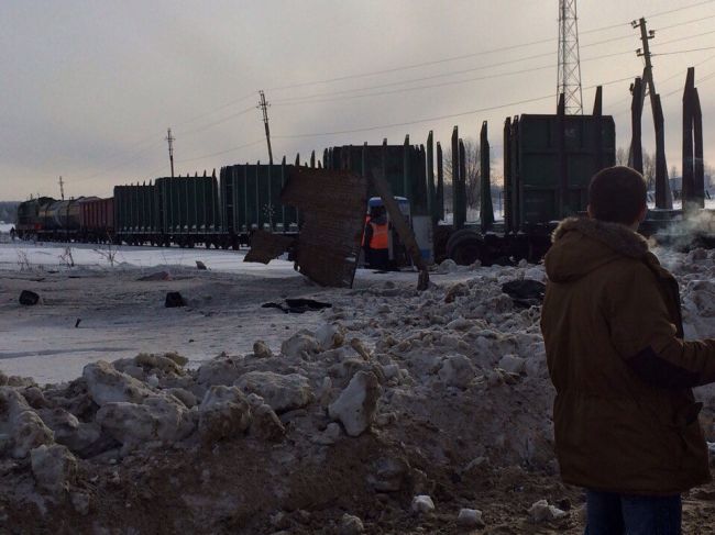 На трассе «Кострома – Галич» пустой грузовой поезд отправил «МАЗ» в кювет