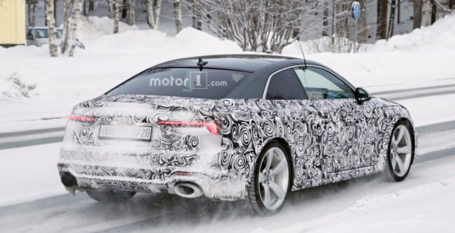 «Заряженное» купе Audi RS5 2018 года вывели на зимние тесты