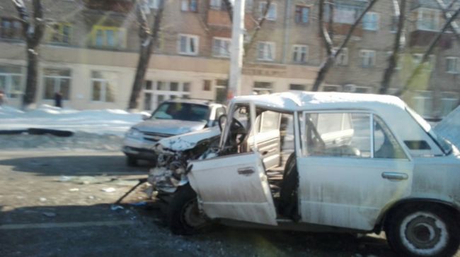 В Воронеже в тройном ДТП пострадали четыре человека