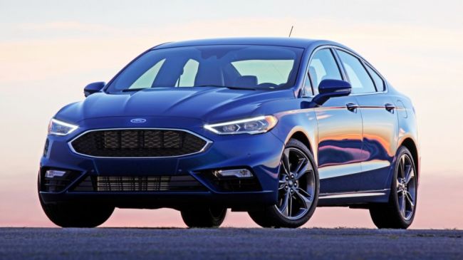 «MotorWeek» назвал Ford Fusion лучшим семейным седаном 2017 года 