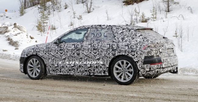 Флагманский кроссовер Audi Q8 вновь заметили на дорожных тестах