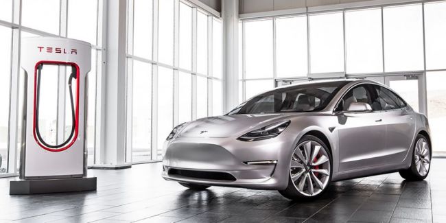 Сегодня стартует производство недорогого Tesla Model 3