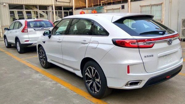 В Китае стартовали продажи нового кроссовера Honda UR-V
