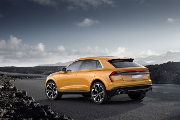 Audi презентовала «заряженный» кросс-купе Audi Q8 Sport в Женеве