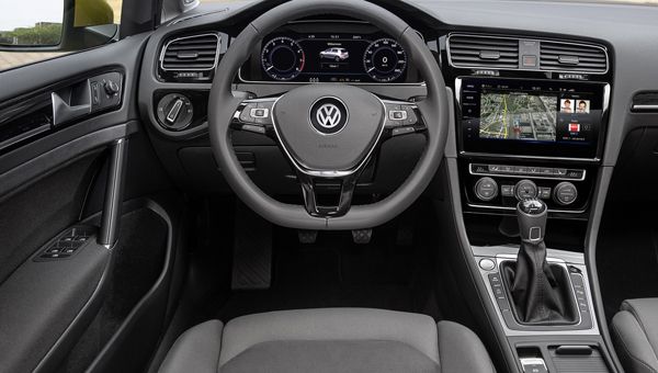 Новый Volkswagen Polo появился на тестах без камуфляжа