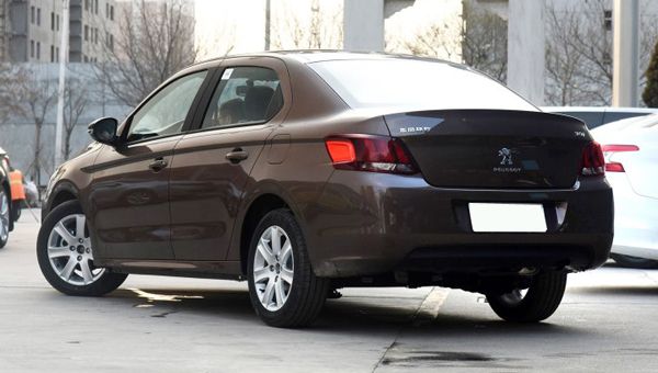 Обновленный Peugeot 301 поступил в продажу в Китае
