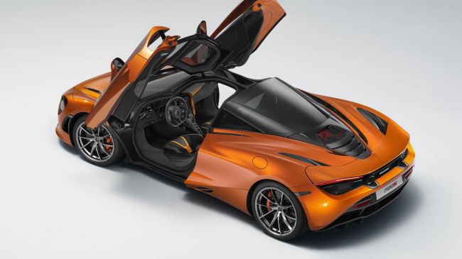 В Сети появилось первое официальное изображение нового McLaren 720S