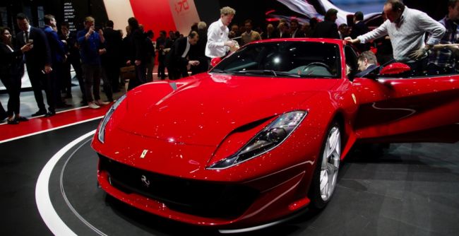 В Женеве состоялась премьера самого быстрого в истории автомобиля Ferrari