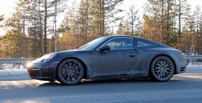 Опубликованы шпионские снимки нового спорткара Porsche 911