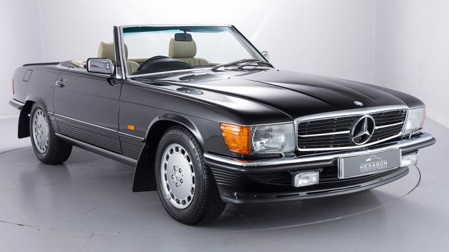 В Великобритании на продажу выставили стоковый Mercedes Benz SL500 1989 года выпуска